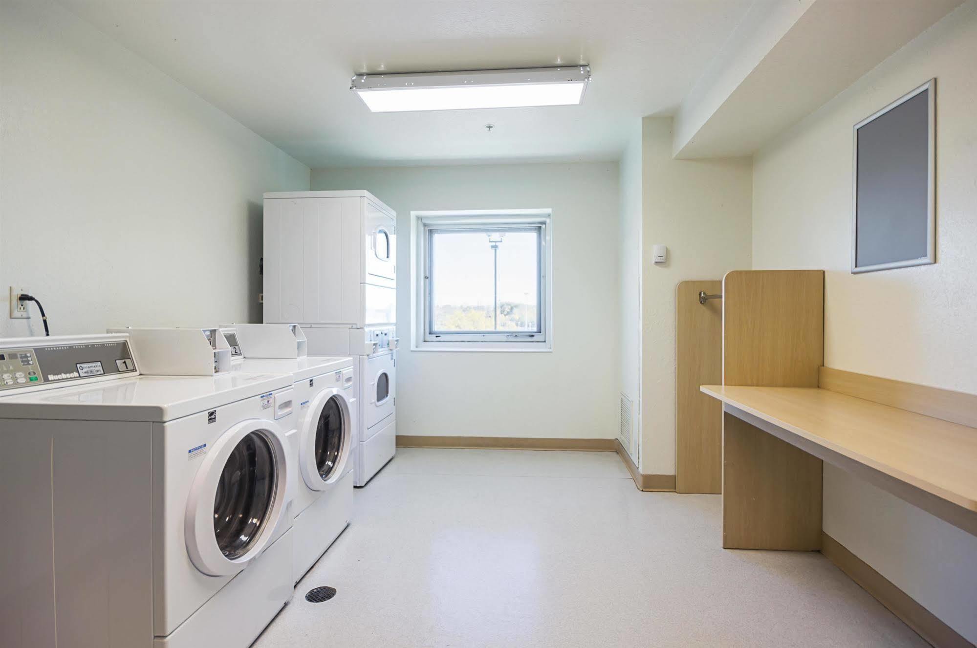 Motel 6-Whitby, On - Toronto East المظهر الخارجي الصورة
