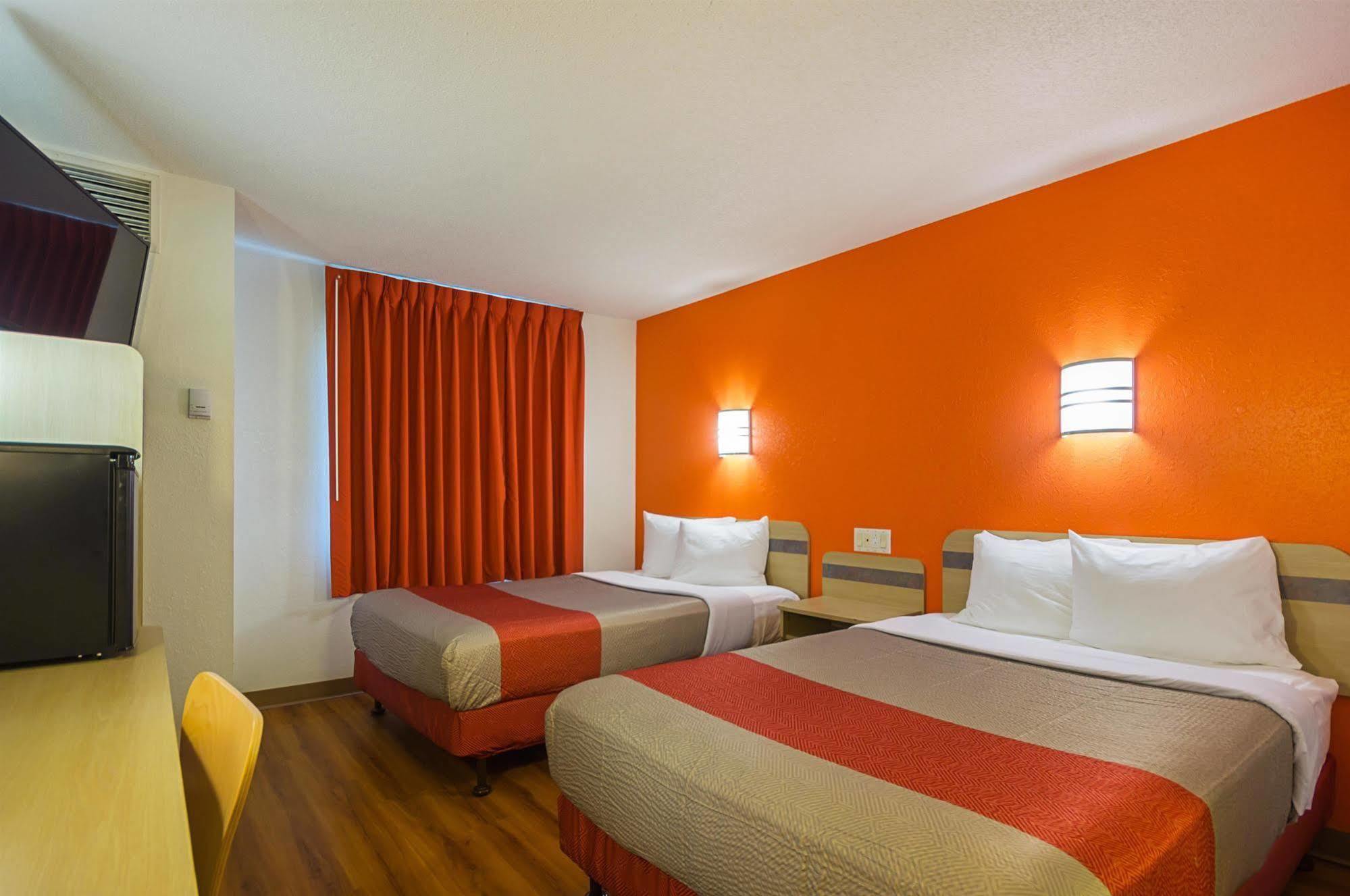 Motel 6-Whitby, On - Toronto East المظهر الخارجي الصورة