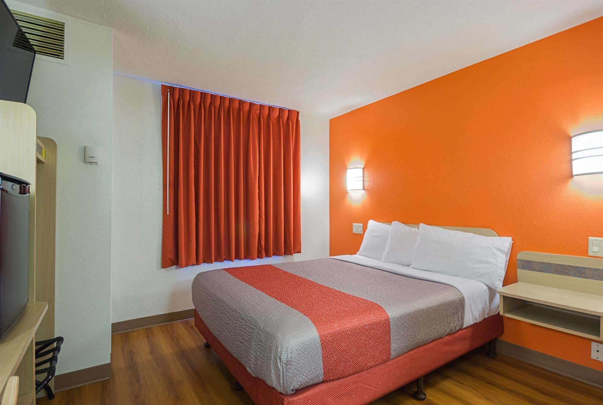 Motel 6-Whitby, On - Toronto East المظهر الخارجي الصورة