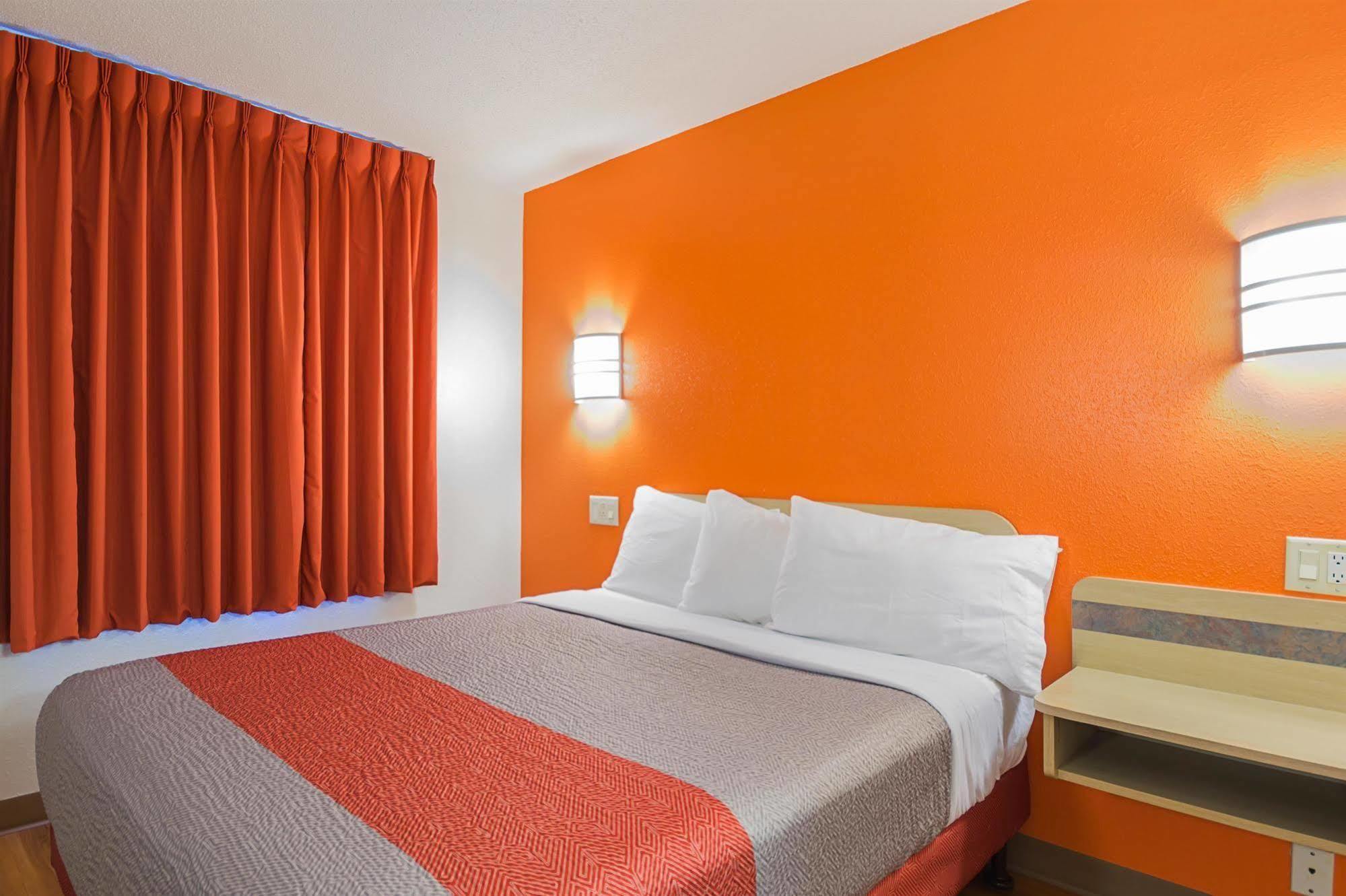 Motel 6-Whitby, On - Toronto East المظهر الخارجي الصورة