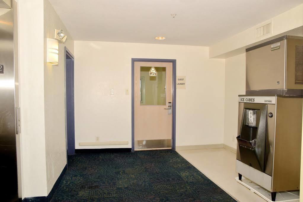 Motel 6-Whitby, On - Toronto East المظهر الخارجي الصورة